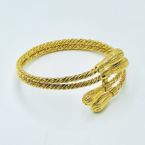 Elegant Stainless Steel Bracelet – Luxurious Twisted Design