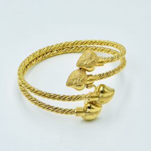 Elegant Stainless Steel Bracelet – Luxurious Twisted Design