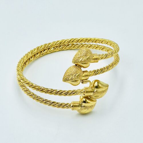 Elegant Stainless Steel Bracelet – Luxurious Twisted Design