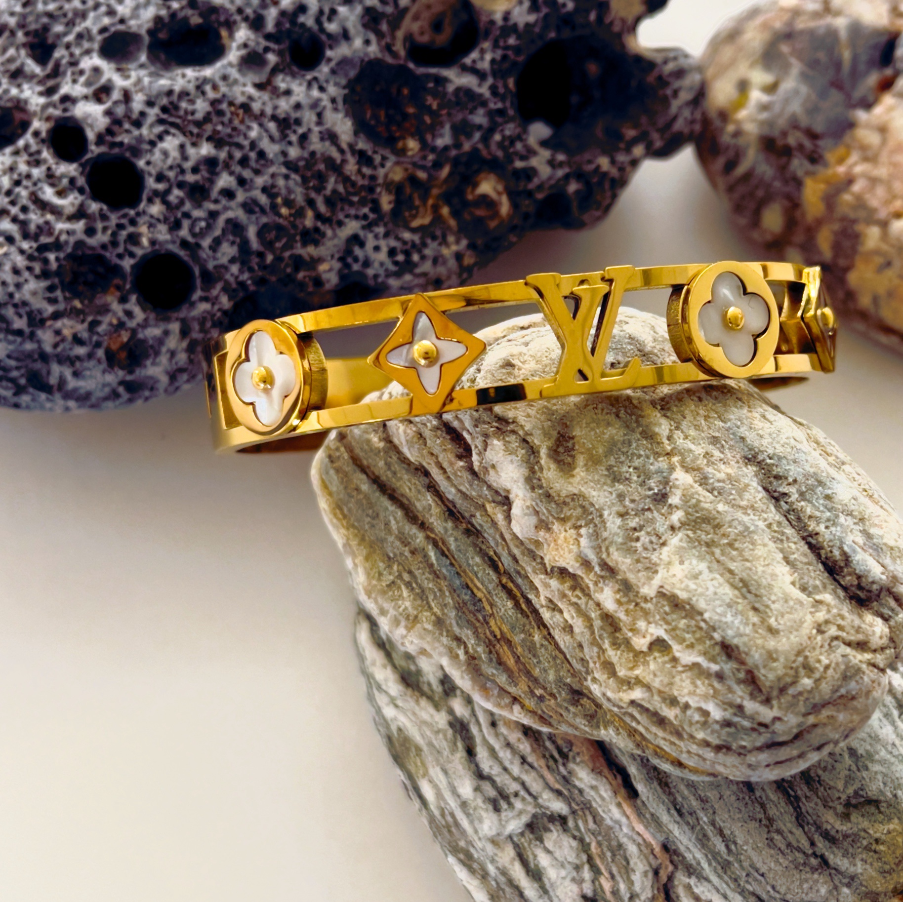 Gold-Plated Stainless Steel Floral Bracelet – Chic & Durable for the Modern Woman - Image 2